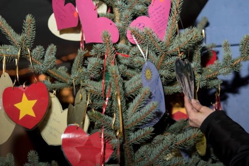 Schwabinger_Weihnachtsmarkt_Wunschbaum_Foto_Thomas_Giessner