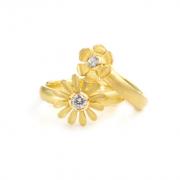 Neuner_Katinka_Gaense_u_Entenbluemchen_Ring_gold_Brilli_70464